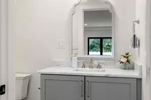 811 Heath St, Brookline, MA 02467 - Photo 5