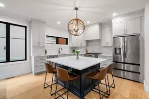 811 Heath St, Brookline, MA 02467 - Photo 9