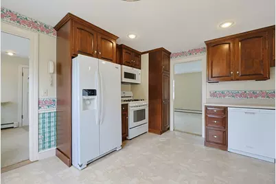 404 Park St, Stoughton, MA 02072 - Photo 11