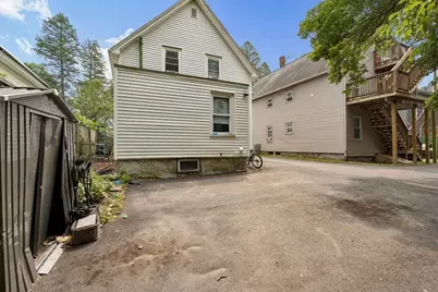 323 Rollstone St, Fitchburg, MA 01420 - Photo 29