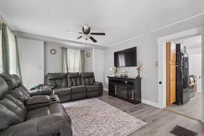 323 Rollstone St, Fitchburg, MA 01420 - Photo 9