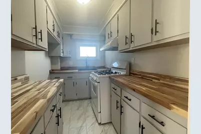 48 Woodlawn St #2, New Bedford, MA 02744 - Photo 5