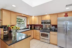 50 Pine St, Hudson, MA 01749 - Photo 9
