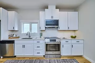 17 Macarthur St, Somerville, MA 02145 - Photo 3