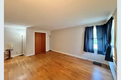 608 Pleasant St, Holyoke, MA 01040 - Photo 15