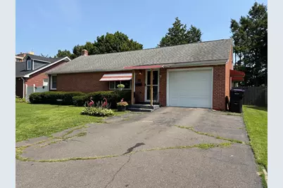 608 Pleasant St, Holyoke, MA 01040 - Photo 1