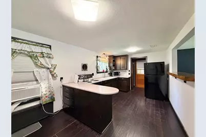 608 Pleasant St, Holyoke, MA 01040 - Photo 5