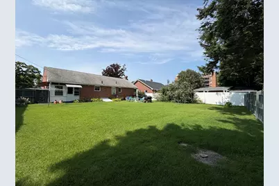 608 Pleasant St, Holyoke, MA 01040 - Photo 3
