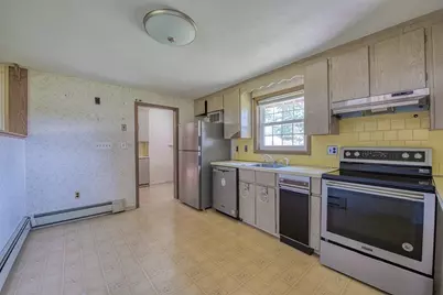 33 Upton St, Brockton, MA 02302 - Photo 13