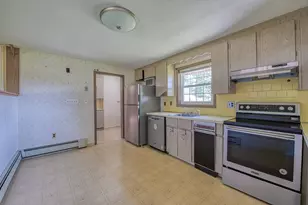 33 Upton St, Brockton, MA 02302 - Photo 13
