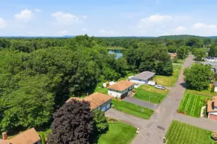 98 McLean Pkwy, Ludlow, MA 01056 - Photo 35