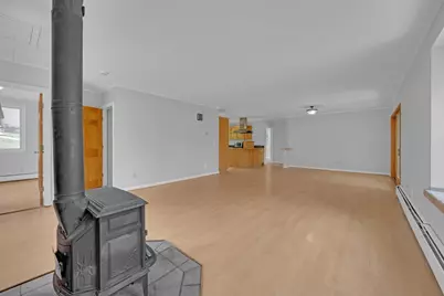19 Crocker Ave, Lunenburg, MA 01462 - Photo 11