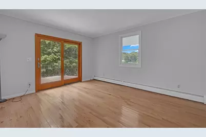 19 Crocker Ave, Lunenburg, MA 01462 - Photo 15