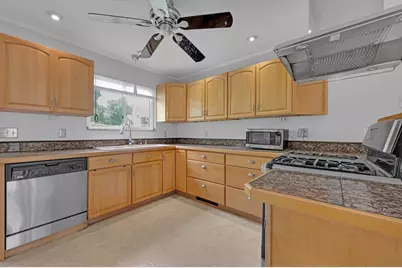 19 Crocker Ave, Lunenburg, MA 01462 - Photo 13