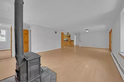 19 Crocker Ave, Lunenburg, MA 01462 - Photo 11