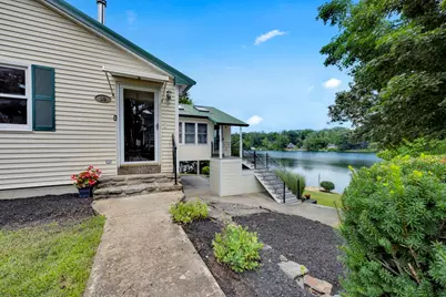 19 Crocker Ave, Lunenburg, MA 01462 - Photo 5