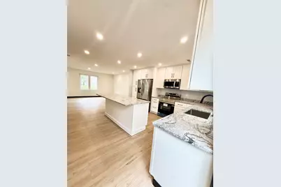 35 Greendale Ave #B, Worcester, MA 01606 - Photo 3
