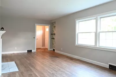 134 Church St, Ware, MA 01082 - Photo 9