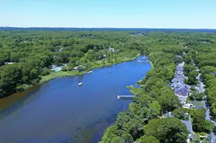 107 Shorewood Dr, Falmouth, MA 02536 - Photo 3