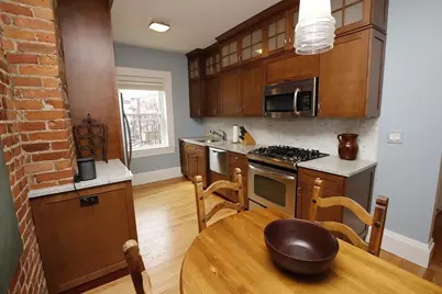 919 Beacon St #2, Boston, MA 02215 - Photo 5
