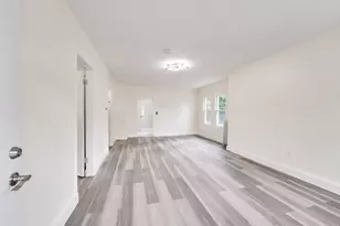 17 Bushwick Pl, Springfield, MA 01109 - Photo 9