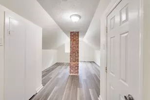 17 Bushwick Pl, Springfield, MA 01109 - Photo 21