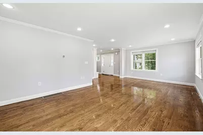 305 Lynn St, Malden, MA 02148 - Photo 5