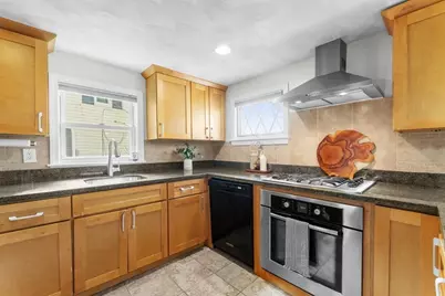 43 Elm St, Medford, MA 02155 - Photo 7