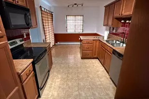 16 Rainbow Pond Dr, Walpole, MA 02081 - Photo 3
