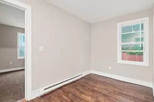 24 Walnut St, Fitchburg, MA 01420 - Photo 17