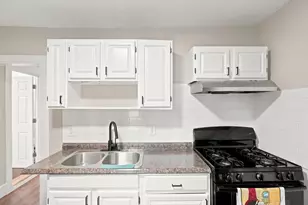 24 Walnut St, Fitchburg, MA 01420 - Photo 29