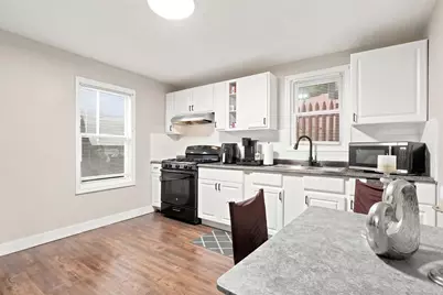 24 Walnut St, Fitchburg, MA 01420 - Photo 3