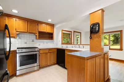 75 Lexington St, Burlington, MA 01803 - Photo 15