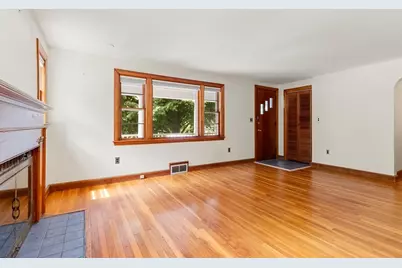 75 Lexington St, Burlington, MA 01803 - Photo 7