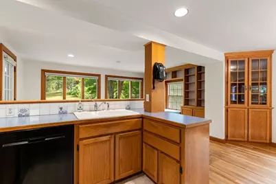 75 Lexington St, Burlington, MA 01803 - Photo 17