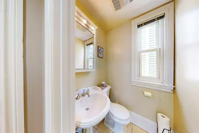 561 Broadway #A2, Somerville, MA 02145 - Photo 13