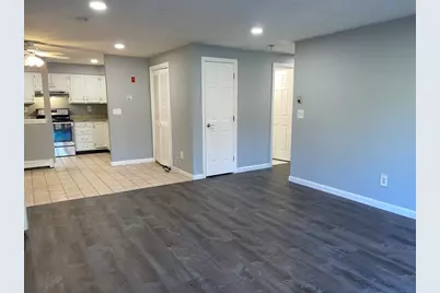 610 S Franklin St #C304, Holbrook, MA 02343 - Photo 9