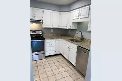 610 S Franklin St #C304, Holbrook, MA 02343 - Photo 5