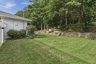 28 Hilltop Cir, Worcester, MA 01609 - Photo 35