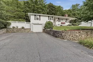 28 Hilltop Cir, Worcester, MA 01609 - Photo 33