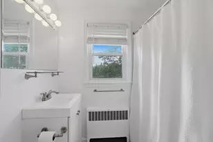 28 Hilltop Cir, Worcester, MA 01609 - Photo 21