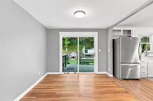 28 Hilltop Cir, Worcester, MA 01609 - Photo 9
