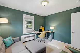28 Hilltop Cir, Worcester, MA 01609 - Photo 17