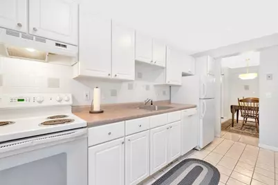7 Colonial Village Dr #2, Arlington, MA 02474 - Photo 9