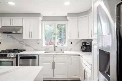 7 Alyssum, Billerica, MA 01821 - Photo 5