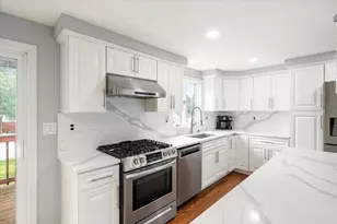 7 Alyssum, Billerica, MA 01821 - Photo 11