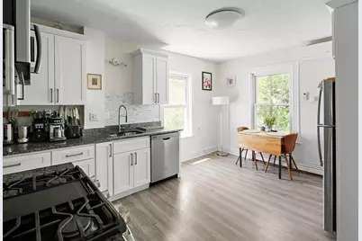 39 Regent St #3, Cambridge, MA 02140 - Photo 5