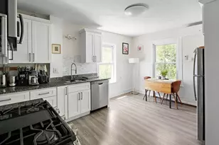 39 Regent St, Cambridge, MA 02140 - Photo 5