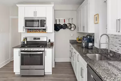 39 Regent St #3, Cambridge, MA 02140 - Photo 3