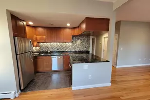 390 Riverway, Boston, MA 02115 - Photo 3